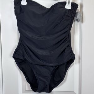 DKNY  Womens Black Swim/Bathing Suit XLarge  4 way Strech UPF Front Shirring New